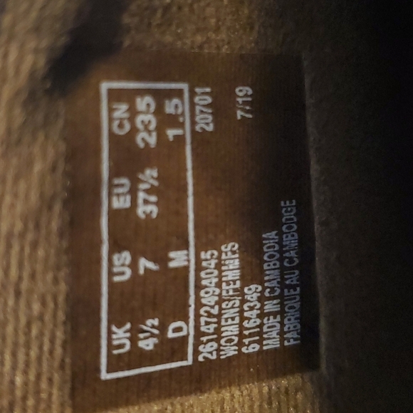 Clarks Booties Distressed Strap Ultimate Comfort Ankle Boots Size 7 - Picture 2 of 13